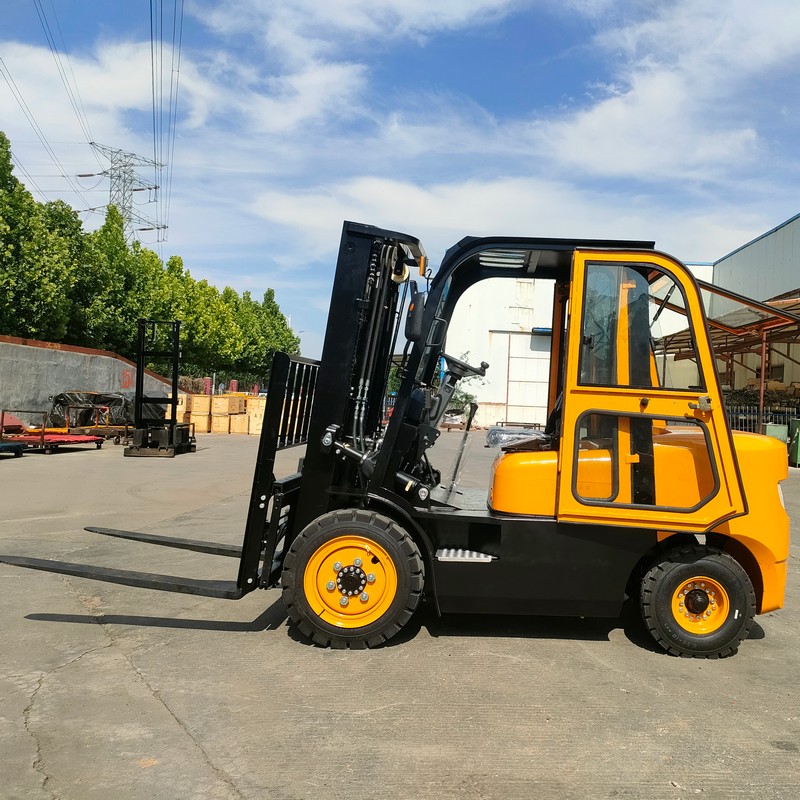 Forklift Diesel dengan Kabin