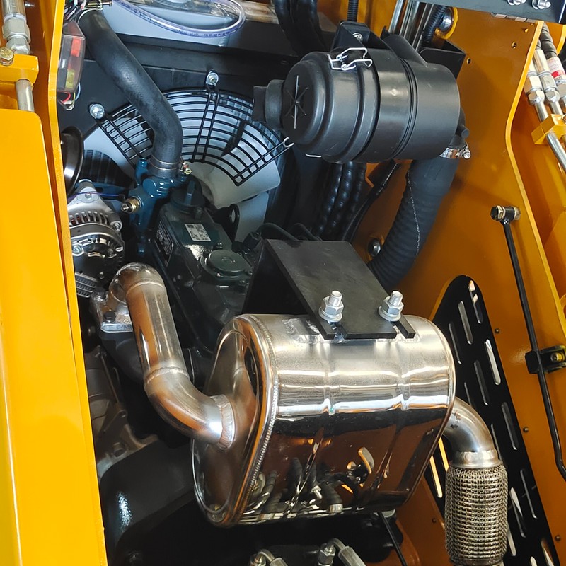 Penggerak Roda Kemudi Skid Loader