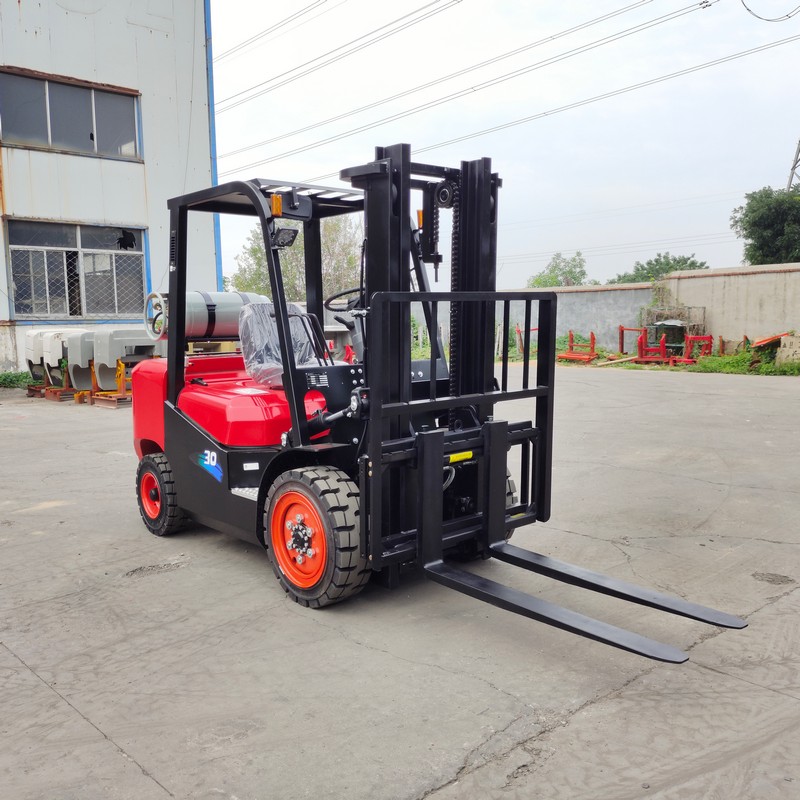 Truk Forklift LPG
