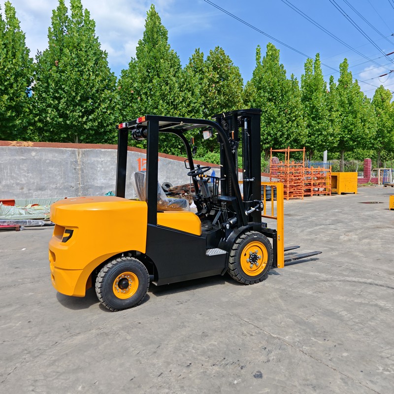 Forklift Kamis