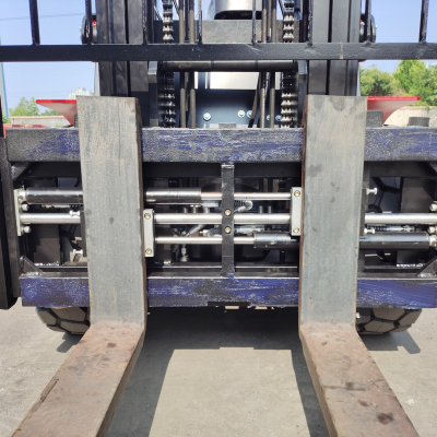 Forklift Garpu Penyebaran yang Dapat Disesuaikan