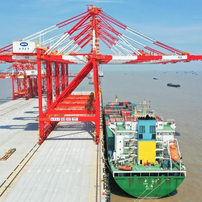 Forklift Di Pelabuhan dan Pelabuhan