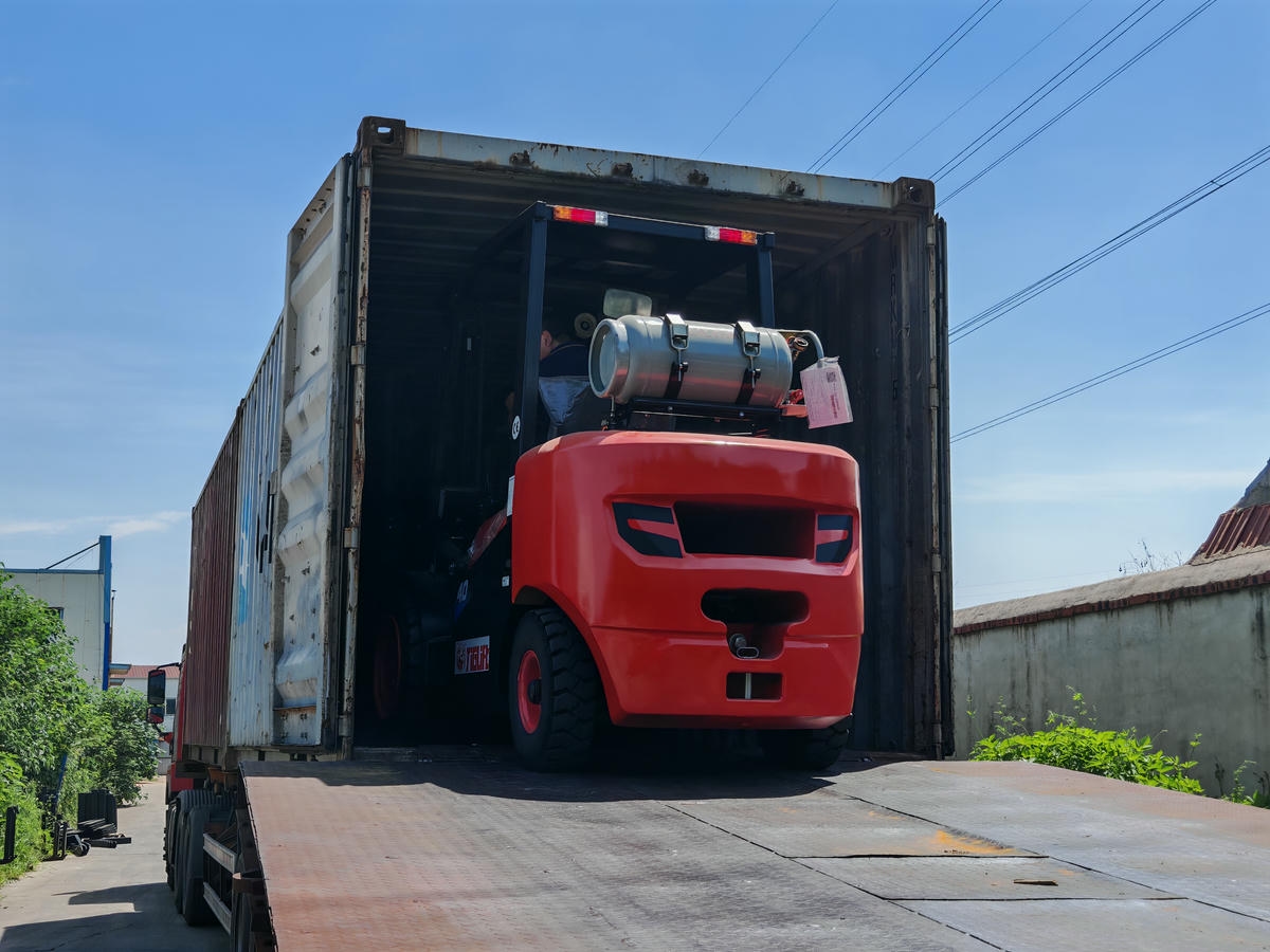 Foto Pengiriman Forklift LPG