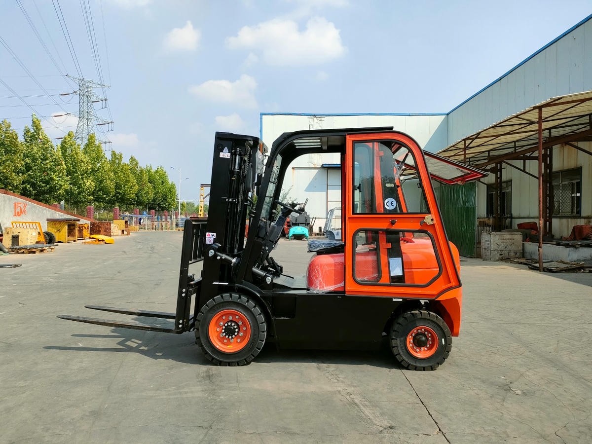 Forklift dengan Kabin