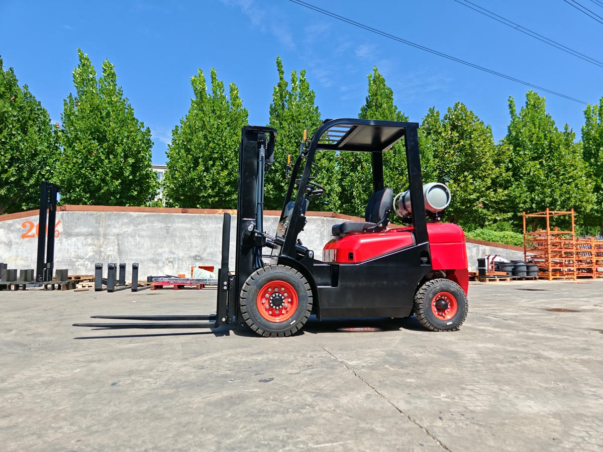 Forklift LPG 2 Ton Forklift LPG 2 Ton