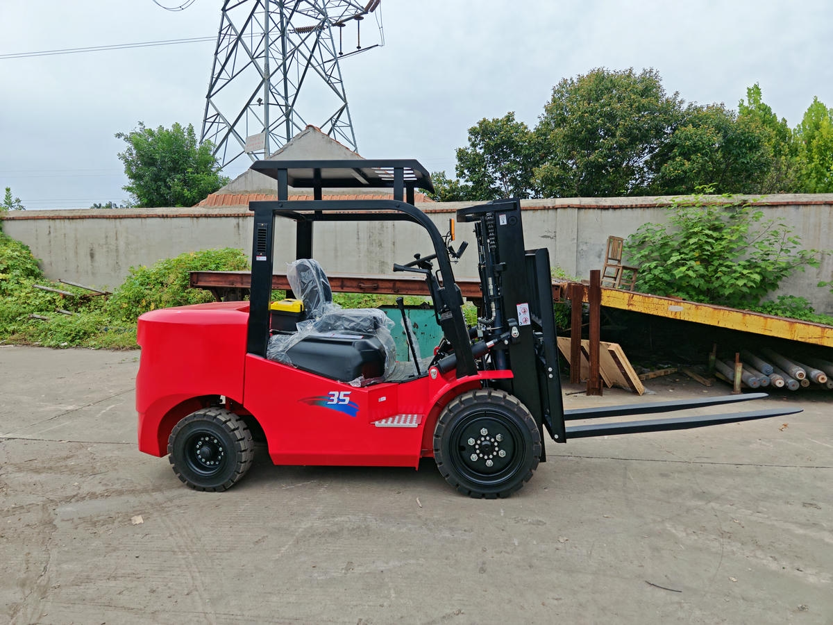 Forklift Tiang Rendah