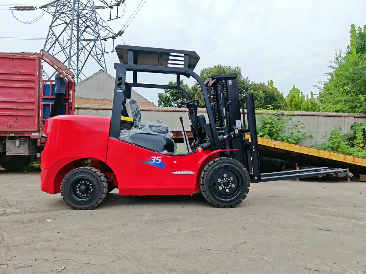 Forklift Tiang Rendah