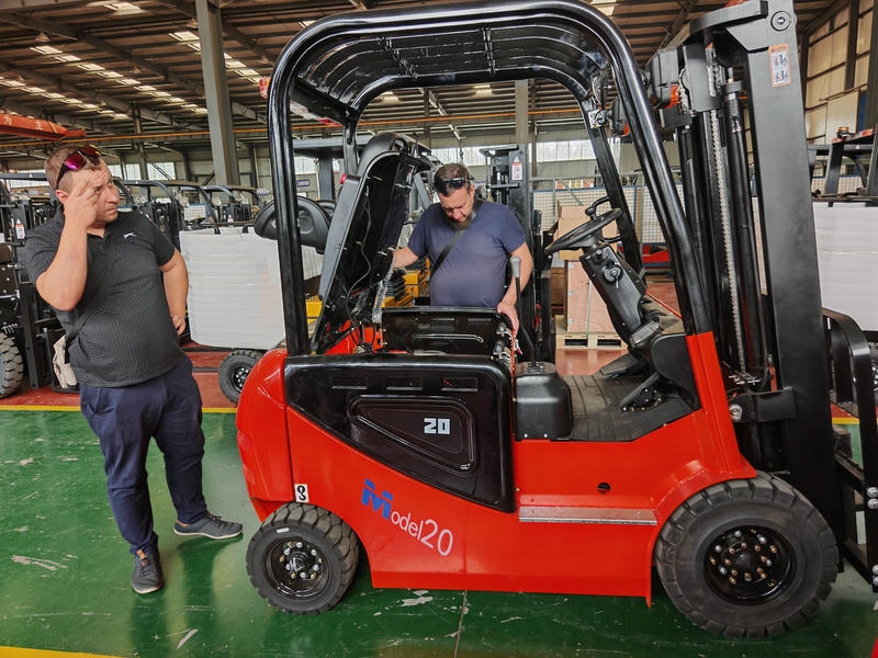 forklift listrik 2 ton